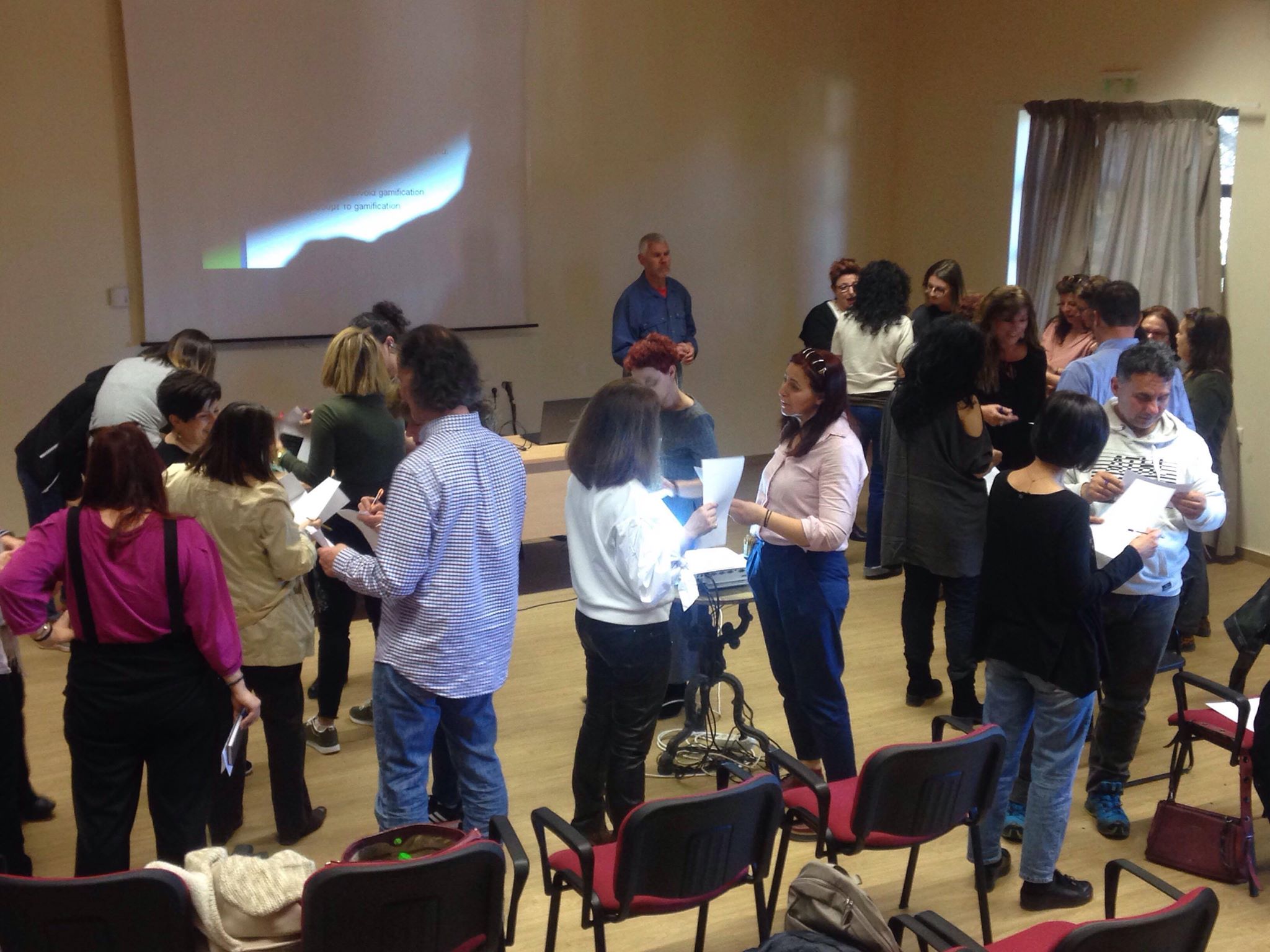 190327 poli pou mathainei