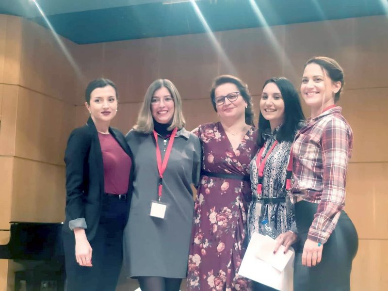 230315 mousikotropo taksidi odyssea