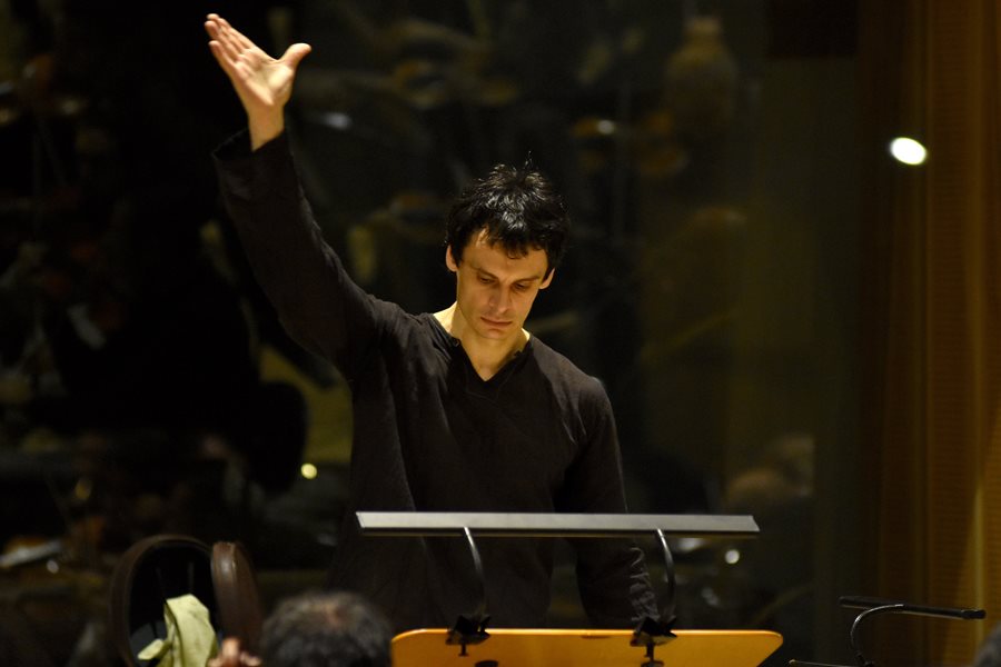 240226 moysikotropo xrysikopoylos