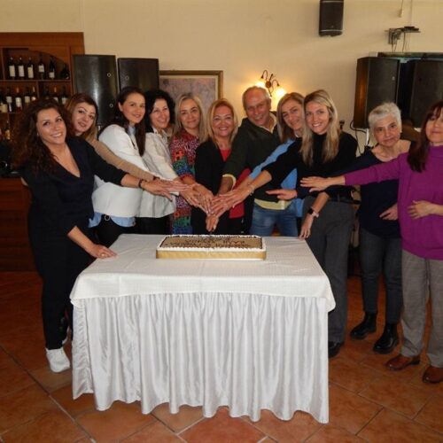 240227 athlisi gynaika kopi pitas