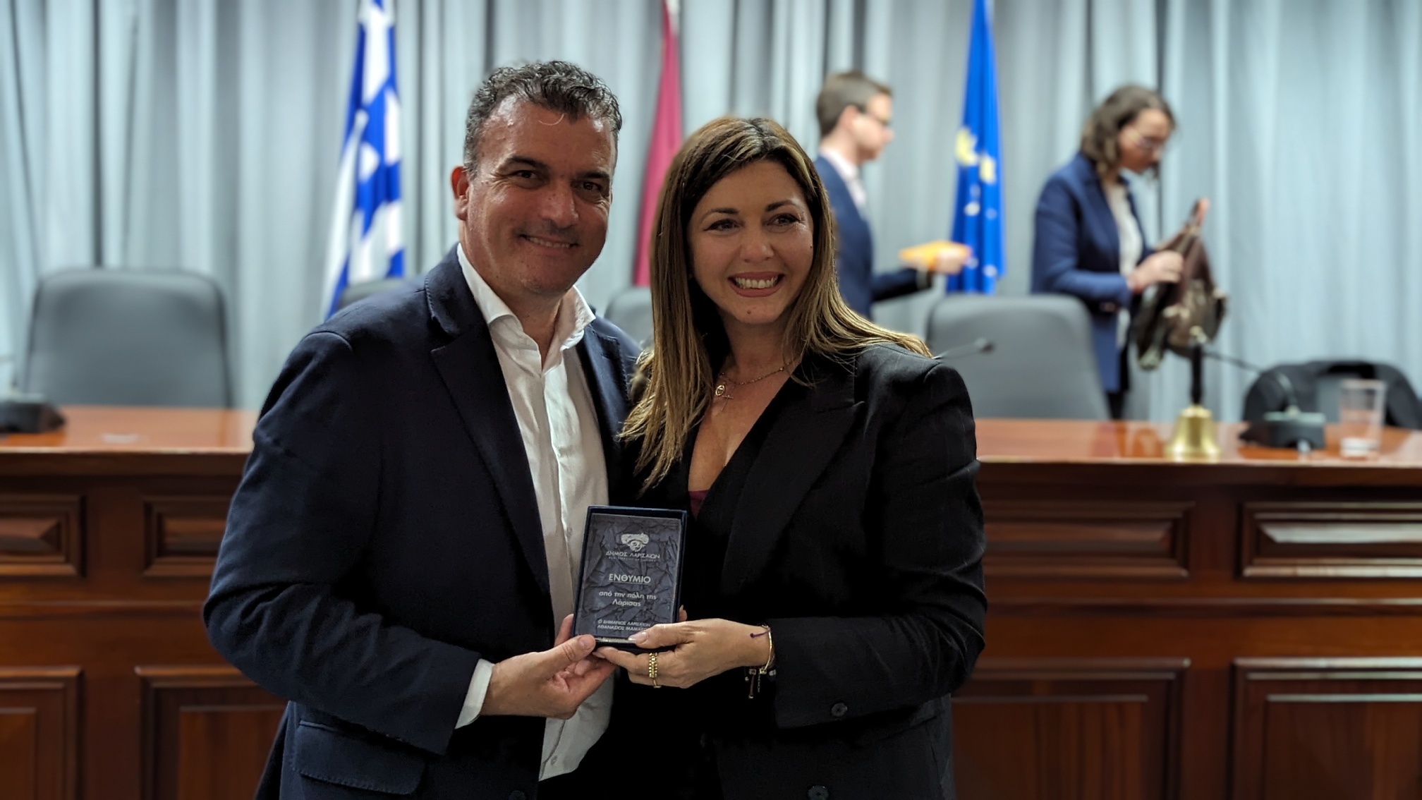 240422 dsn eyr evd neon