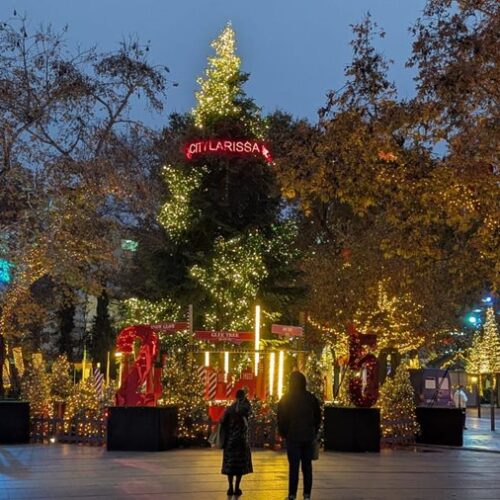 Larissa Santa City: Γιορτινή ατμόσφαιρα με λιχουδιές, γλυκίσματα και το Στέκι του Άη Βασίλη στη Λάρισα, τον απόλυτο χριστουγεννιάτικο προορισμό!