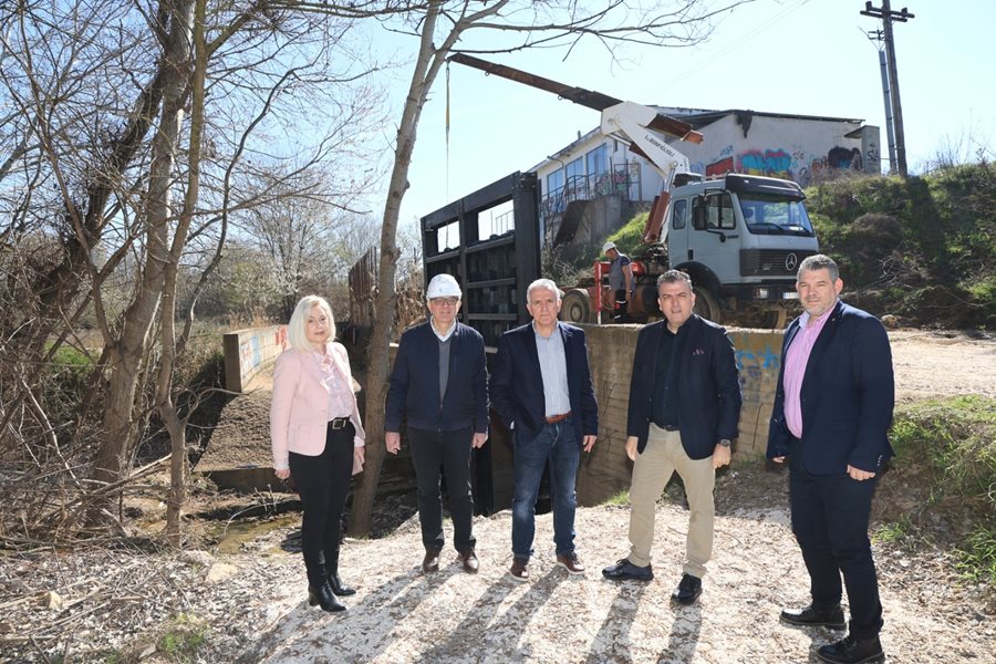 250313 thyrofragmata