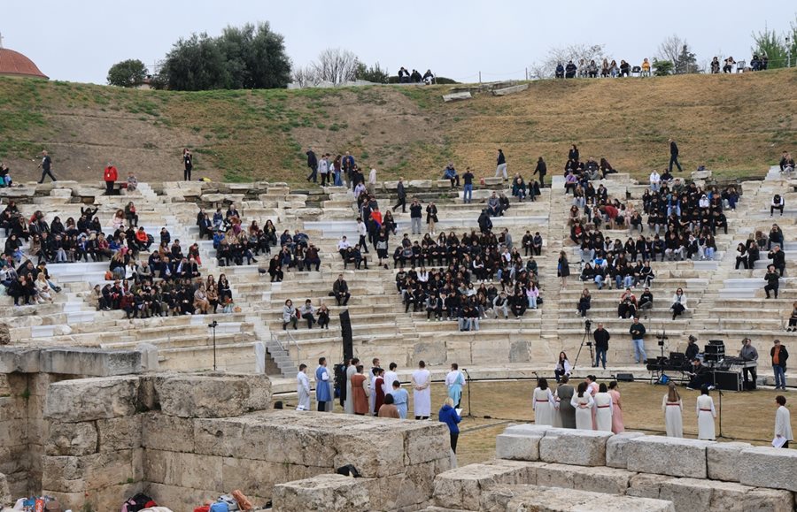 250327 1o mathitiko festival theatrou