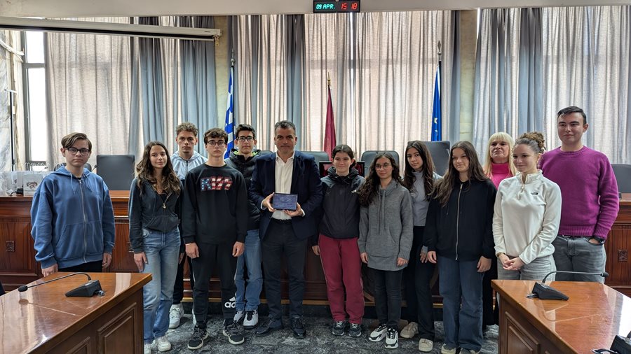 250410 protypo lykeio theatriki omada