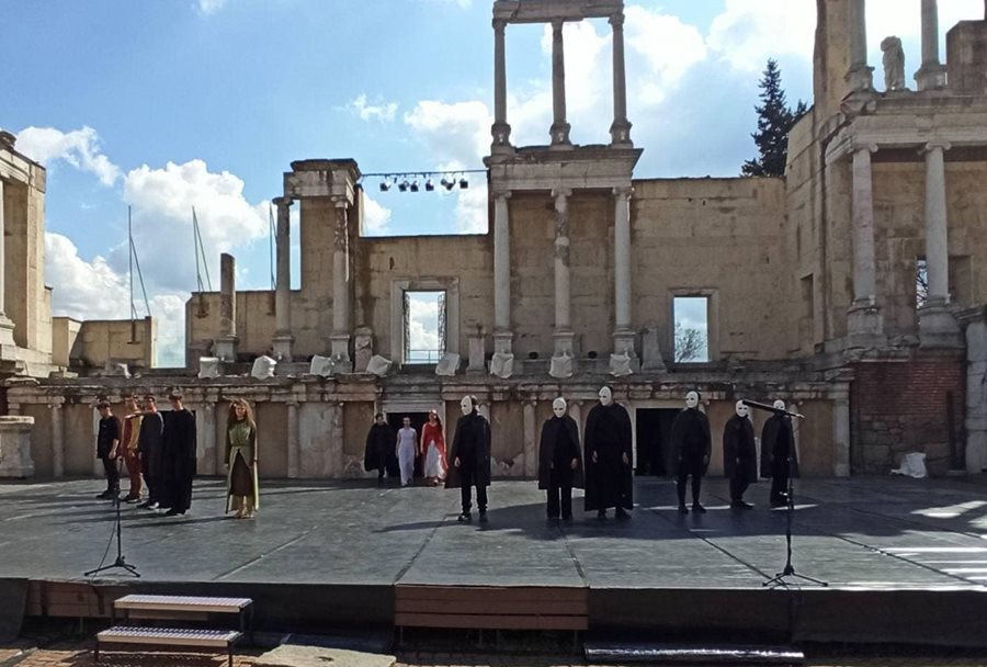 250410 protypo lykeio theatriki omada