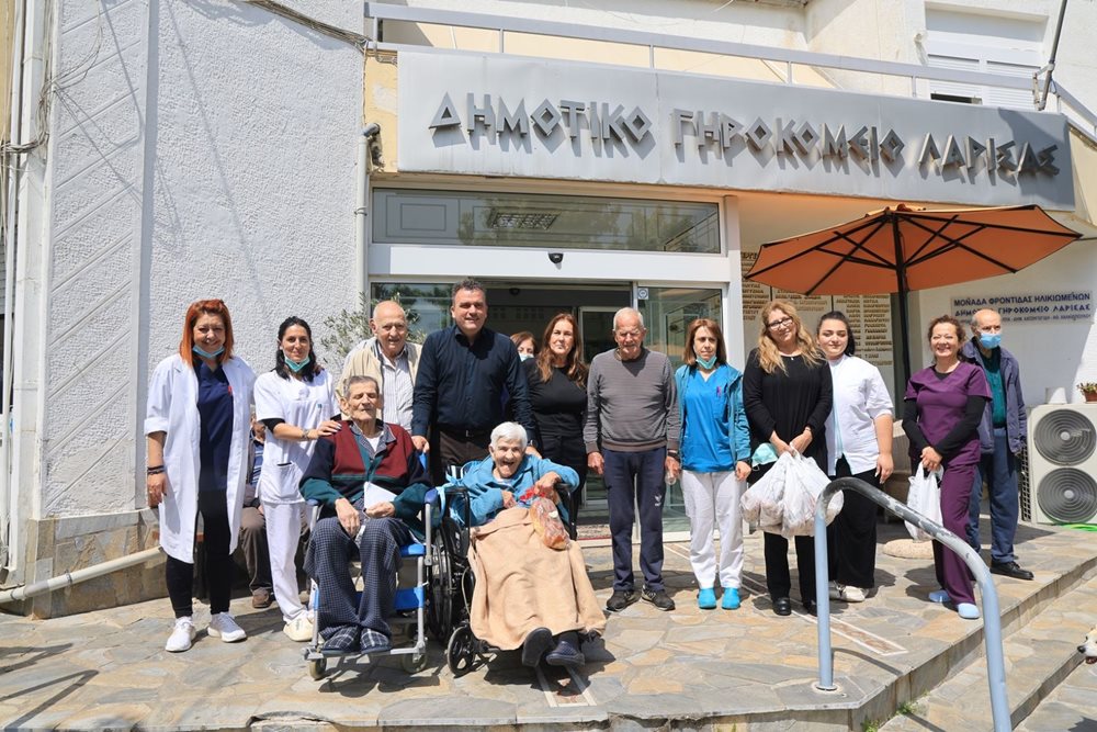 Επίσκεψη Θ.Μαμάκου στο Γηροκομείο