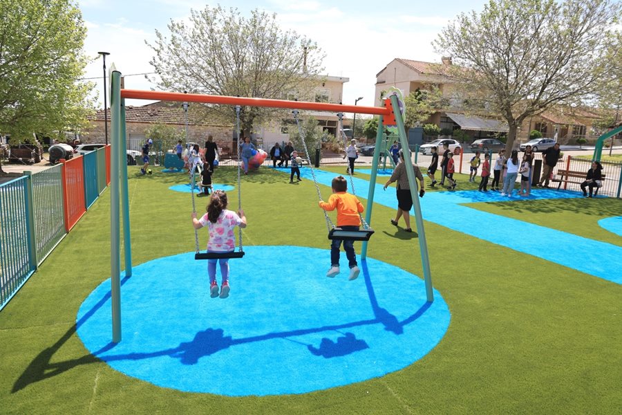 250422 egkainia paidikes xares