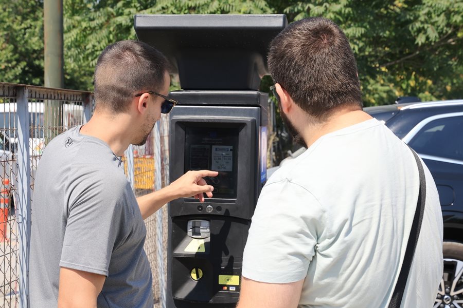 Επίσκεψη του Δημάρχου Θανάση Μαμάκου και του Αντιδημάρχου Ευάγγελου Παπαλέξη στον χώρο στάθμευσης πίσω από το Υπεραστικό ΚΤΕΛ