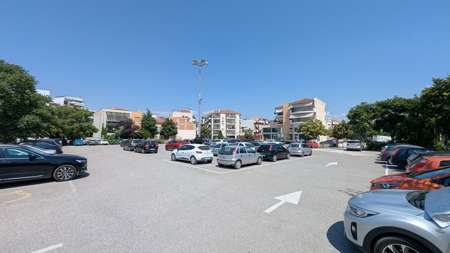 Επίσκεψη του Δημάρχου Θανάση Μαμάκου και του Αντιδημάρχου Ευάγγελου Παπαλέξη στον χώρο στάθμευσης πίσω από το Υπεραστικό ΚΤΕΛ