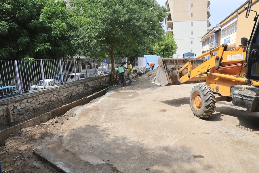 Διαμόρφωση των αυλών στο 2ο Δημοτικό Σχολείο