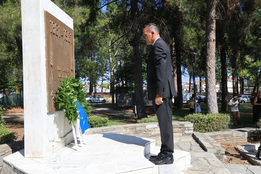 Στιγμιότυπο από τις εκδηλώσεις για την 144η επέτειο απελευθέρωσης της Λάρισας από τον τουρκικό ζυγό.