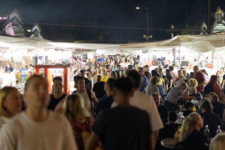 Στιγμιότυπο από την 2η ημέρα του Παζαριού Λάρισας