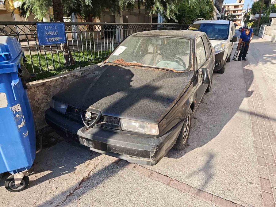 Επιχείρηση-«σκούπα» της υπηρεσίας Καθαριότητας-Ανακύκλωσης του Δήμου Λαρισαίων, για την περισυλλογή και απομάκρυνση εγκαταλελειμμένων οχημάτων