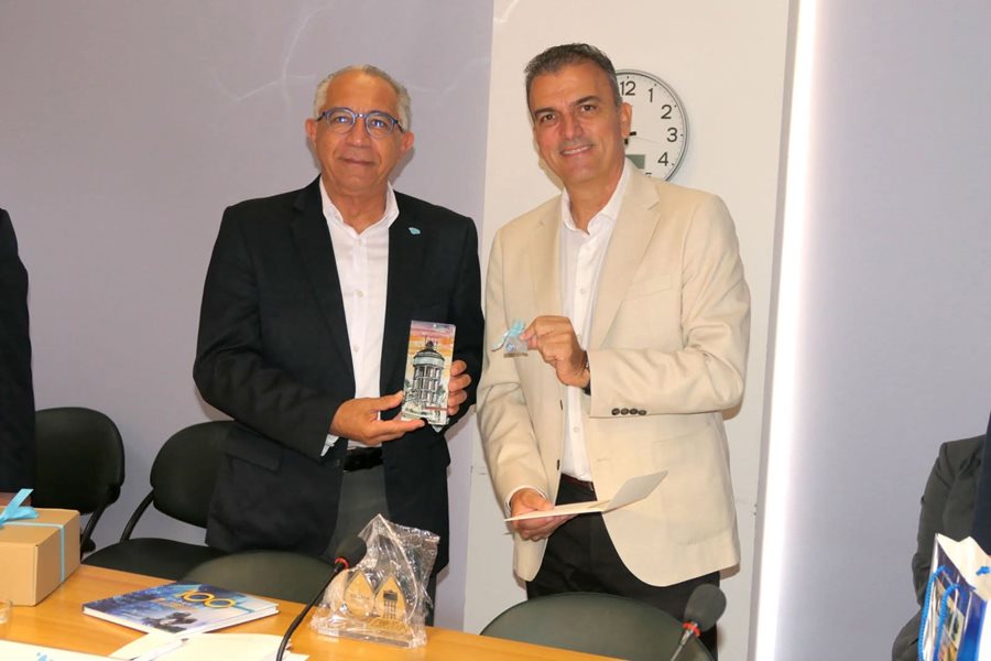 Στιγμιότυπο από την επίσκεψη αντιπροσωπείας για την υπογραφή Μνημόνιου Συνεργασίας μεταξύ της Δημοτικής Επιχείρησης Ύδρευσης - Αποχέτευσης Λάρισας (ΔΕΥΑΛ) και του Επαρχιακού Οργανισμού Αυτοδιοίκησης (ΕΟΑ) Λεμεσού