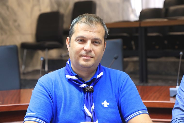 Ο Αναπληρωτής Περιφερειακός Έφορος Προσκόπων Κεντρικής και Δυτικής Θεσσαλίας, κ.Γιώργος Ντάβας στη συνέντευξη τύπου για το 5ο Φεστιβάλ Νεολαίας Λάρισας