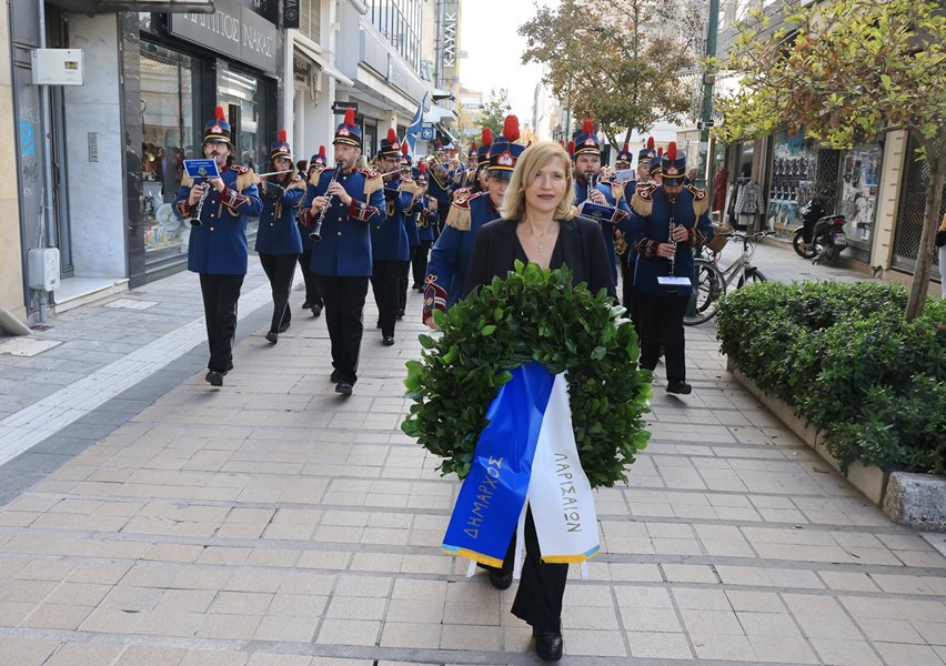 Στιγμιότυπο από τις εκδηλώσεις για την επέτειο απελευθέρωσης της Λάρισας από τη γερμανική κατοχή
