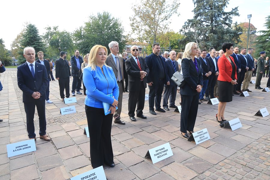 Στιγμιότυπο από τις εκδηλώσεις για την επέτειο απελευθέρωσης της Λάρισας από τη γερμανική κατοχή