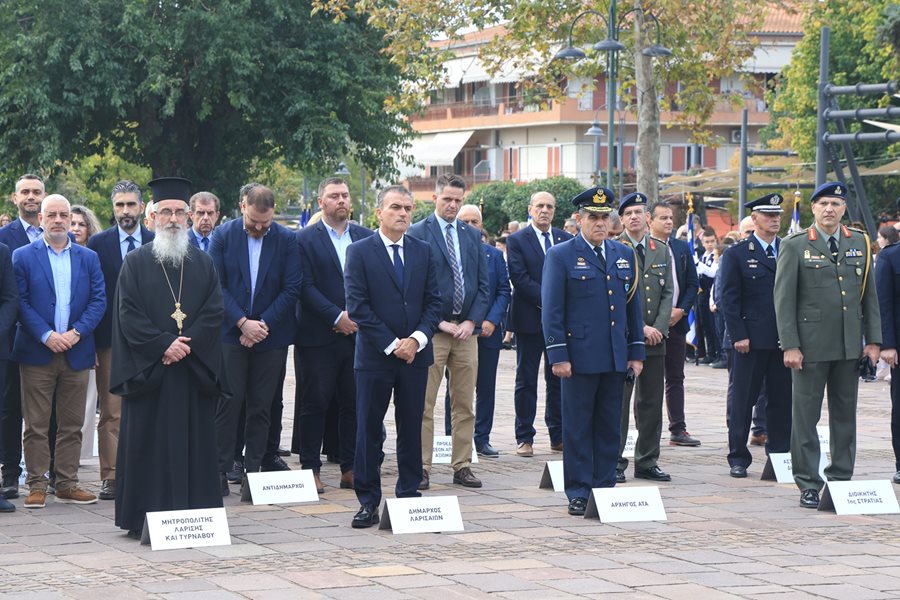Στιγμιότυπο από τις εκδηλώσεις για την επέτειο απελευθέρωσης της Λάρισας από τη γερμανική κατοχή