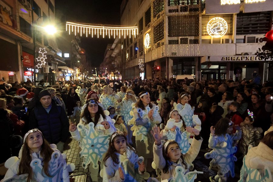 Στιγμιότυπο από την εορταστική παρέλαση του 2024