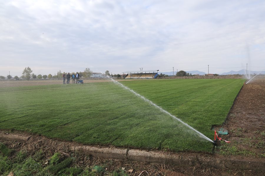 Στιγμιότυπο από τα έργα ανακατασκευής γηπέδου στη Φαλάνη