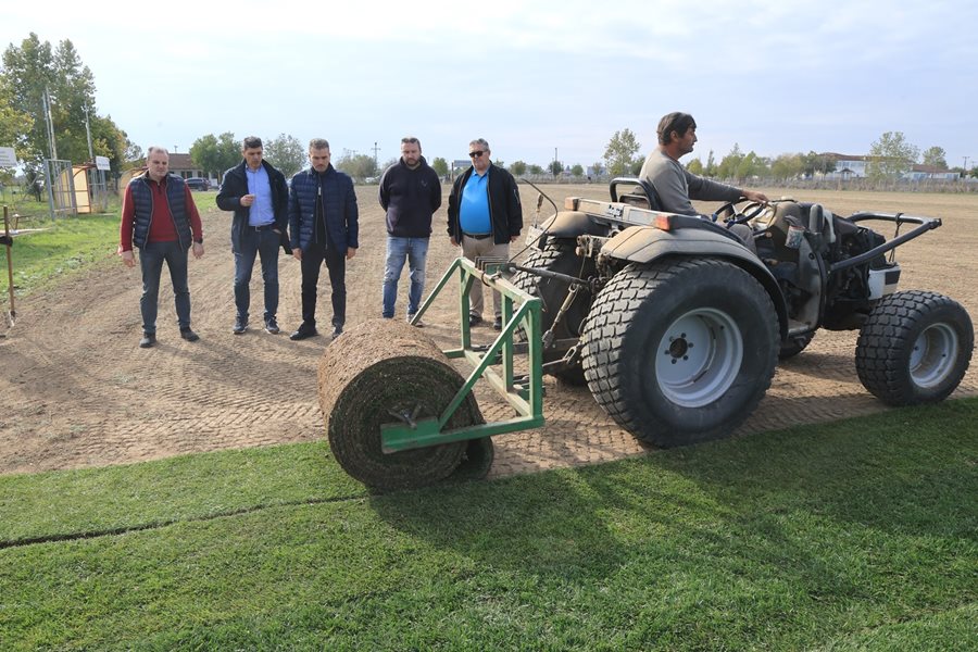 Στιγμιότυπο από τα έργα ανακατασκευής γηπέδου στη Φαλάνη