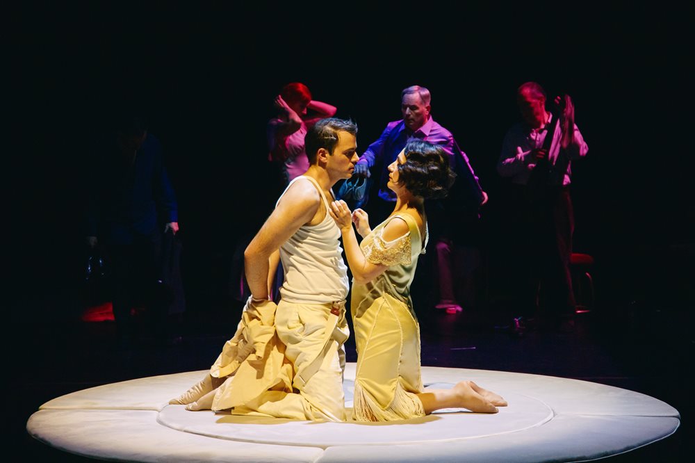 251106 ethniki lyriki skini