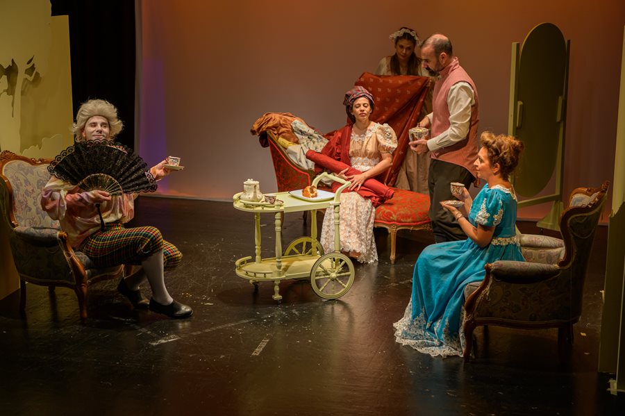 Στιγμιότυπο από την παράσταση Πριγκίπισσα Καράμπου