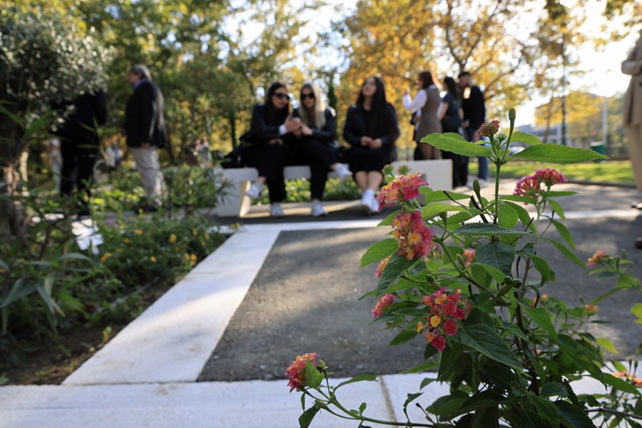 Στιγμιότυπο από τα εγκαίνια του Ιπποκράτειου Βοτανικού Κήπου 