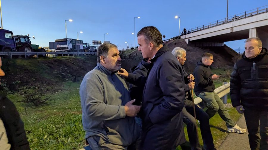 Ο κ.Μαμάκος στο μπλόκο της Νίκαιας