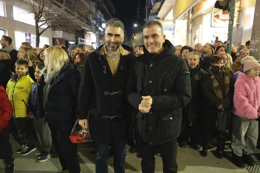 251231 xmas parade 2025 mamakos 1