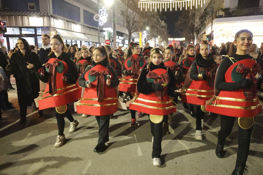 251231 xmas parade 2025 stigmes 1