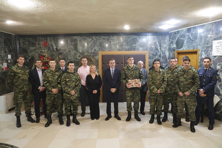 Στιγμιότυπο από τα Κάλαντα για την Πρωτοχρονιά