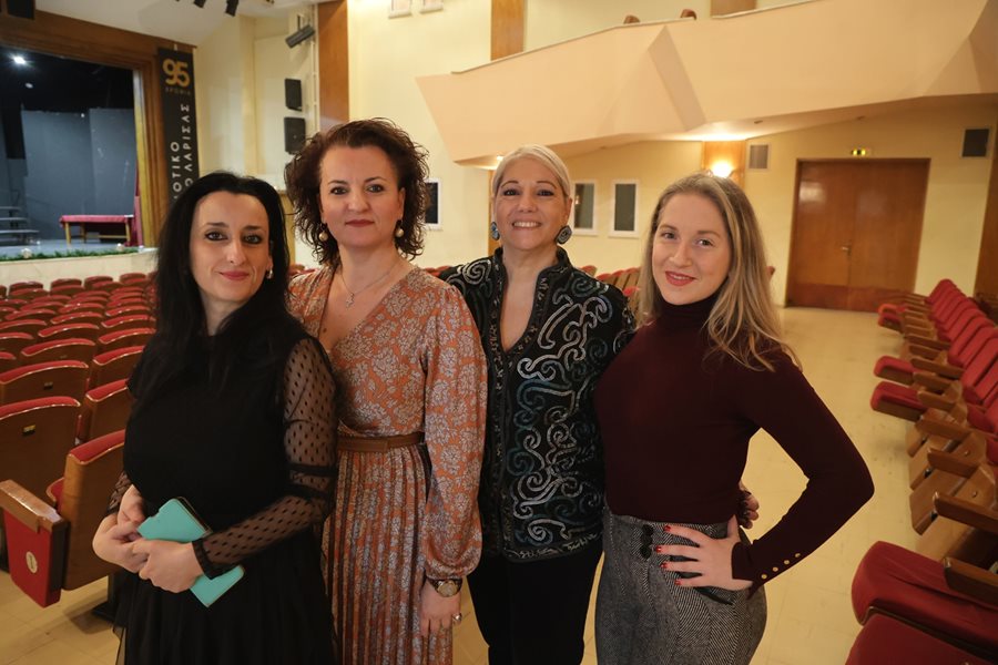 Στιγμιότυπο από την δεξίωση για την κοπή της πρωτοχρονιάτικης πίτας