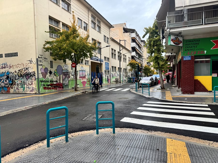 Η οδός Ηπείρου στην διαστάυρωση με την Ταγματάρχου Βελησσαρίου