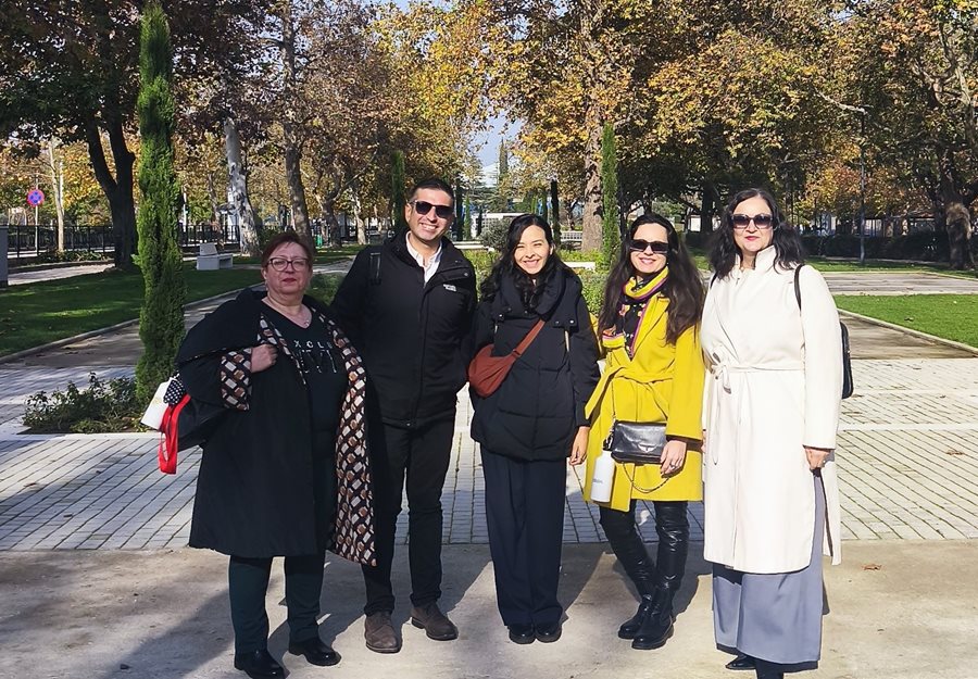 Στιγμιότυπο από την συνάντηση των εκπροσώπων των Δήμων Λαρισαίων και Σμύρνης